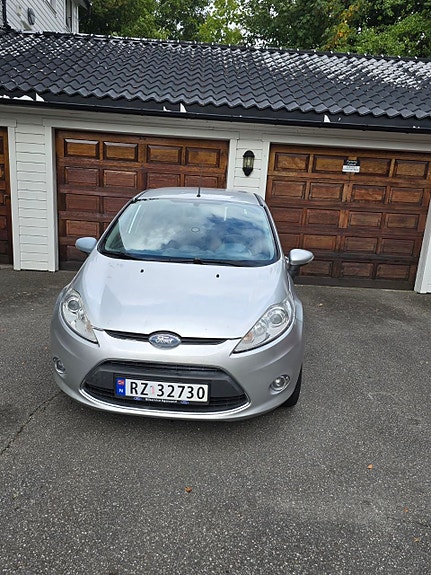 Ford Fiesta 4 of 6