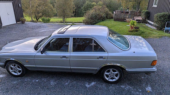 Mercedes-Benz 380 SE 4 of 16