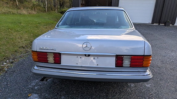 Mercedes-Benz 380 SE 5 of 16