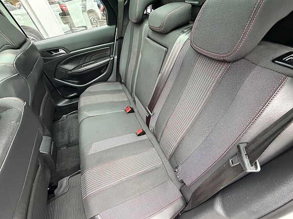 Peugeot 308 9 of 17