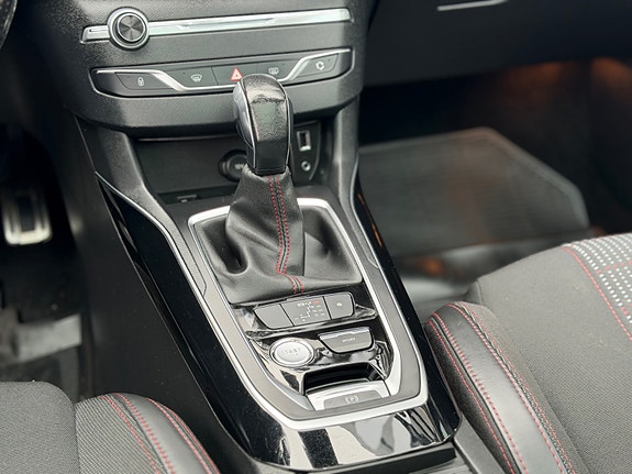 Peugeot 308 10 of 17