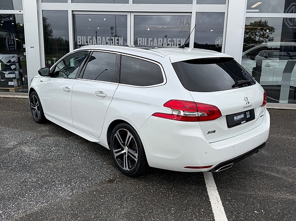 Peugeot 308 4 of 17