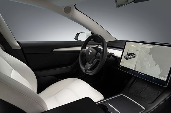 Tesla Model 3 30 of 30