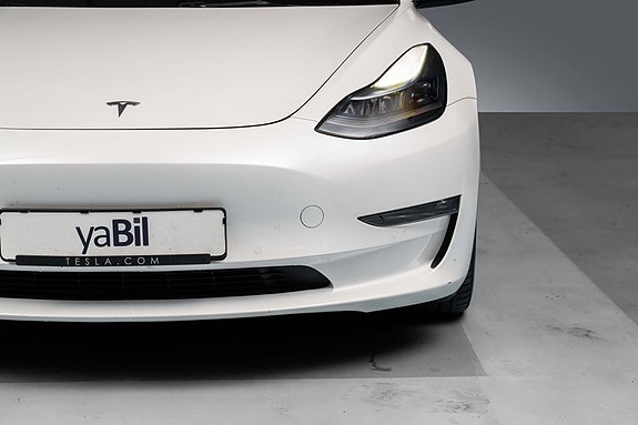 Tesla Model 3 5 of 30