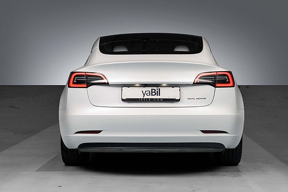 Tesla Model 3 6 of 30