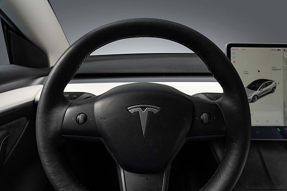 Tesla Model 3 11 of 30