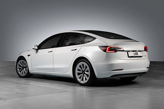 Tesla Model 3 10 of 30