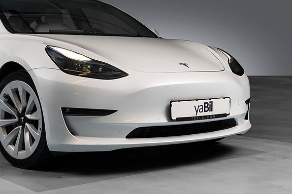 Tesla Model 3 2 of 30