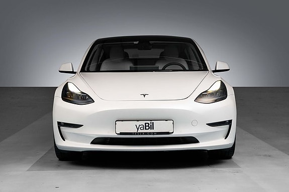 Tesla Model 3 4 of 30