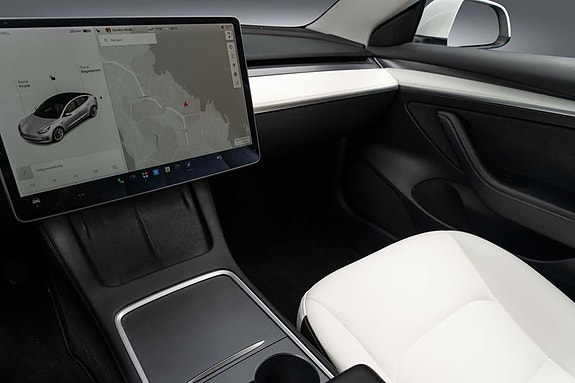 Tesla Model 3 12 of 30