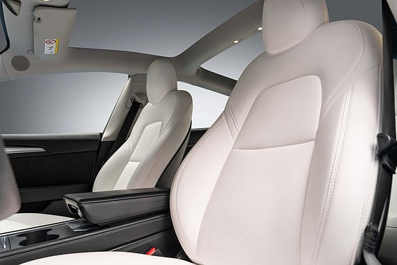 Tesla Model 3 25 of 30