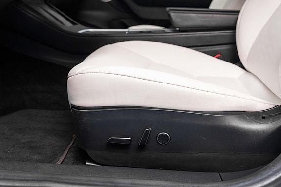 Tesla Model 3 23 of 30