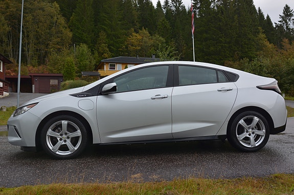 Chevrolet Volt 9 of 27