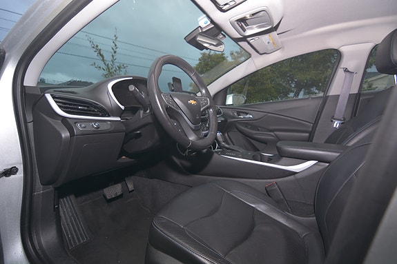 Chevrolet Volt 17 of 27