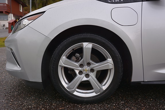 Chevrolet Volt 11 of 27
