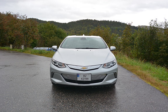 Chevrolet Volt 3 of 27