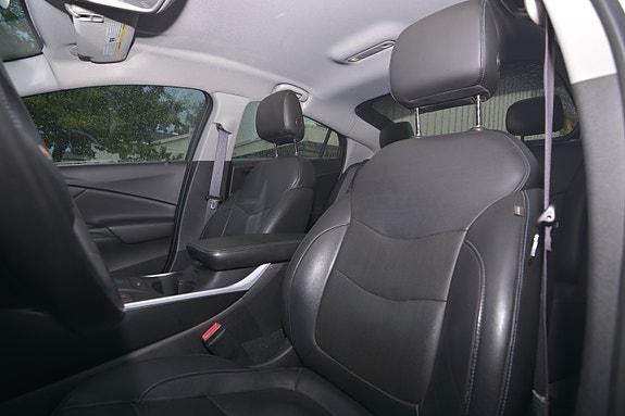 Chevrolet Volt 19 of 27
