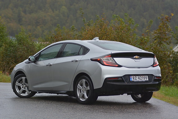 Chevrolet Volt 2 of 27