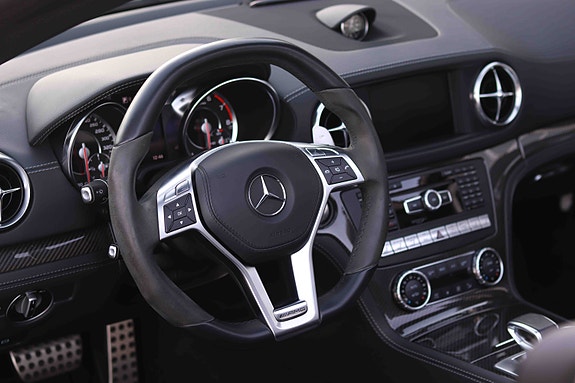Mercedes-Benz SL63 8 of 15
