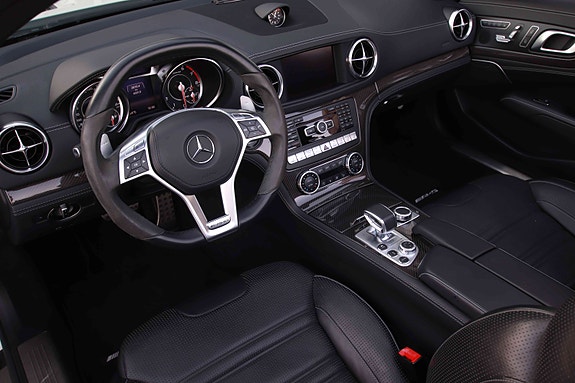 Mercedes-Benz SL63 9 of 15