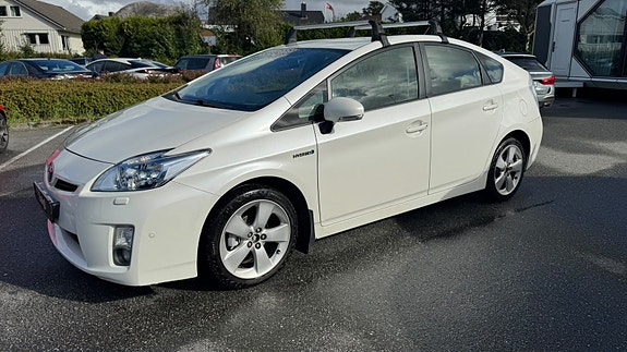 Toyota Prius 2 of 26