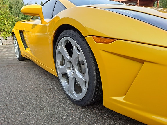 Lamborghini Gallardo 15 of 30