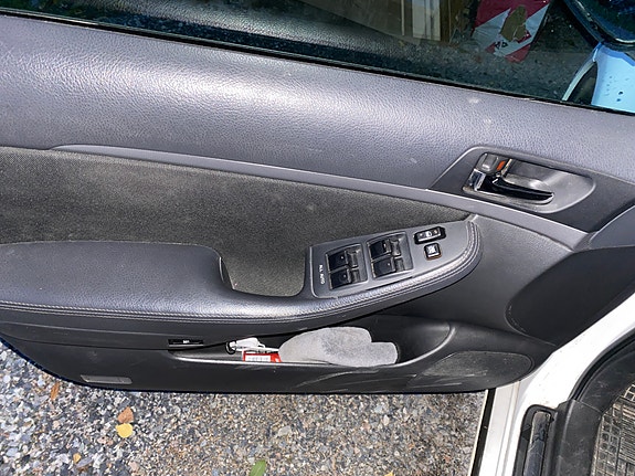 Toyota Avensis 9 of 28