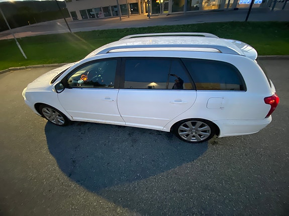 Toyota Avensis 6 of 28