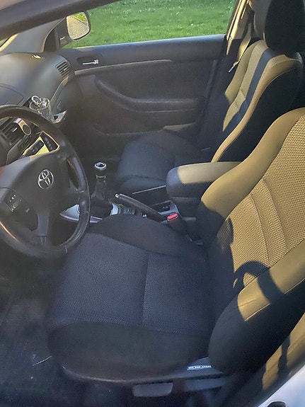 Toyota Avensis 27 of 28