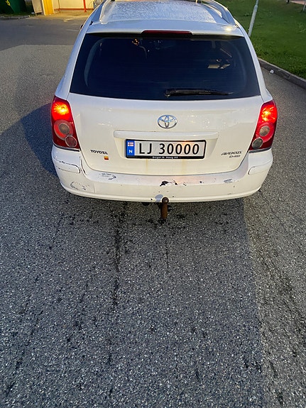 Toyota Avensis 3 of 28
