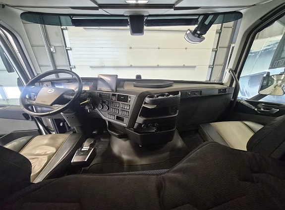 Volvo FH540 13 of 20