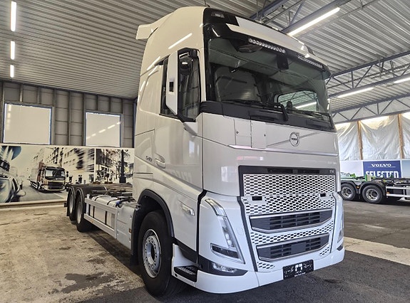 Volvo FH540 2 of 20
