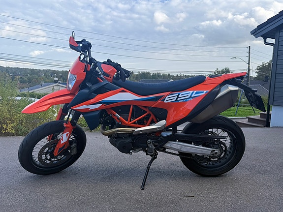 KTM 690 SMC R 4 of 9