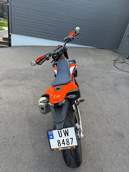 KTM 690 SMC R 2 of 9