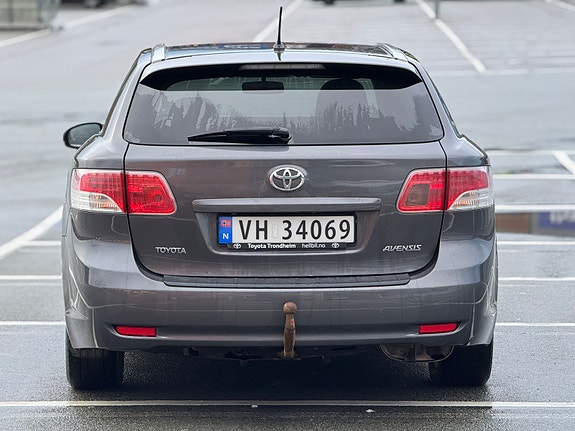 Toyota Avensis 6 of 13