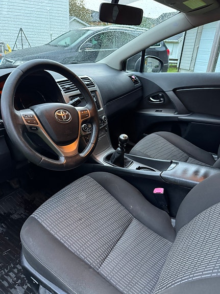 Toyota Avensis 11 of 13