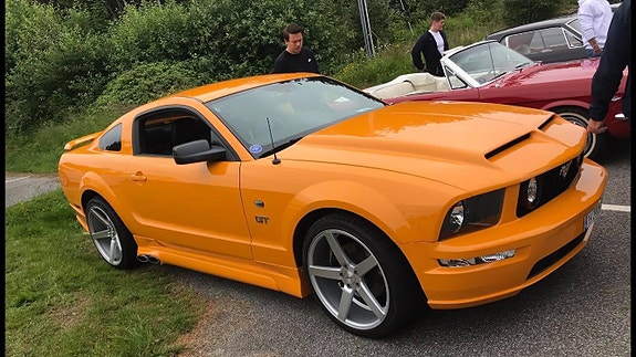 Ford Mustang 12 of 30
