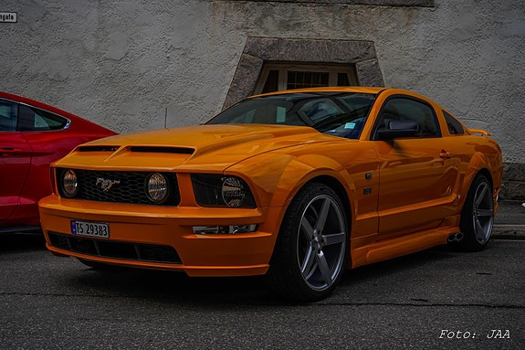 Ford Mustang 2 of 30