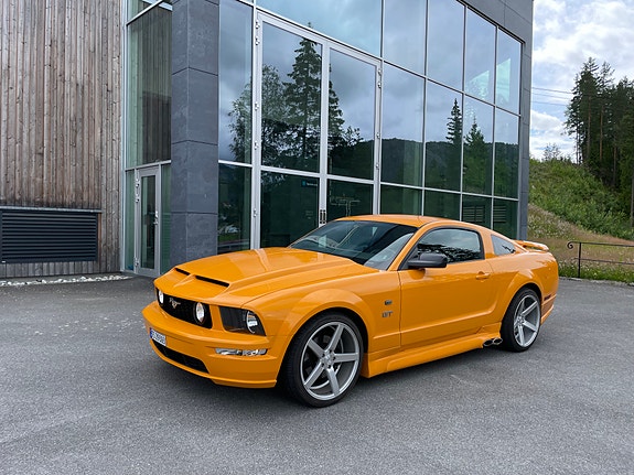 Ford Mustang 23 of 30