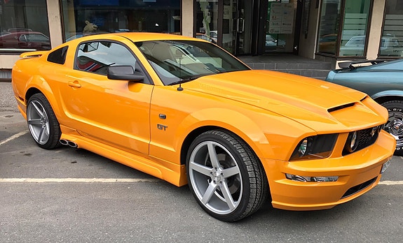 Ford Mustang 10 of 30