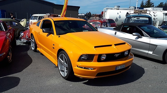 Ford Mustang 7 of 30