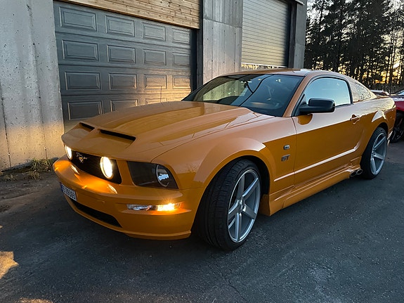 Ford Mustang 13 of 30