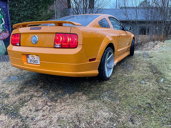 Ford Mustang 20 of 30