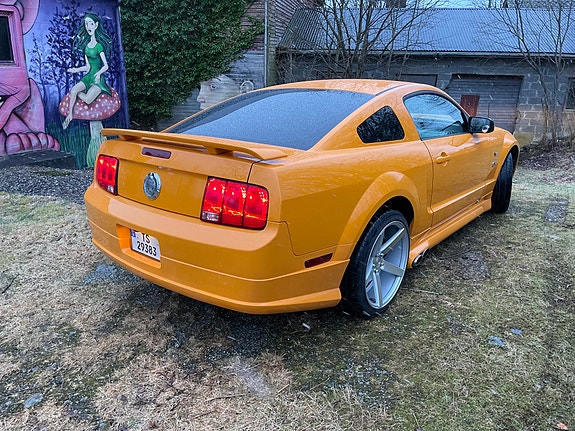 Ford Mustang 14 of 30