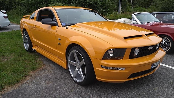 Ford Mustang 11 of 30