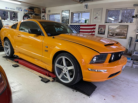 Ford Mustang 17 of 30