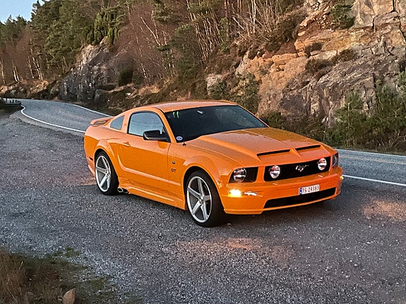 Ford Mustang 15 of 30