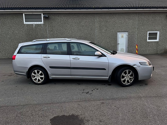 Honda Accord 4 of 15