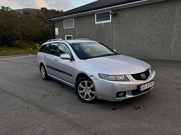 Honda Accord 3 of 15