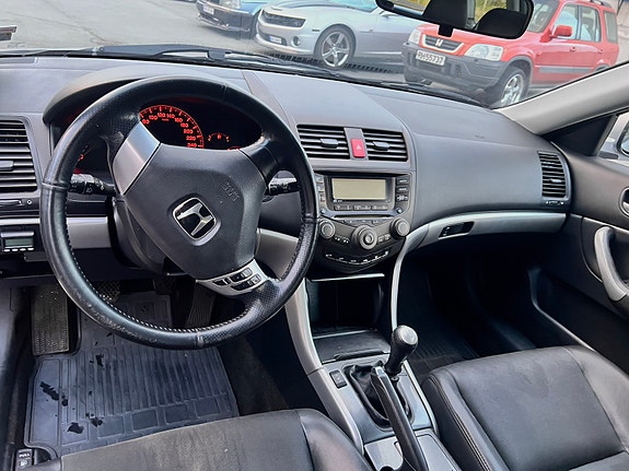 Honda Accord 7 of 15